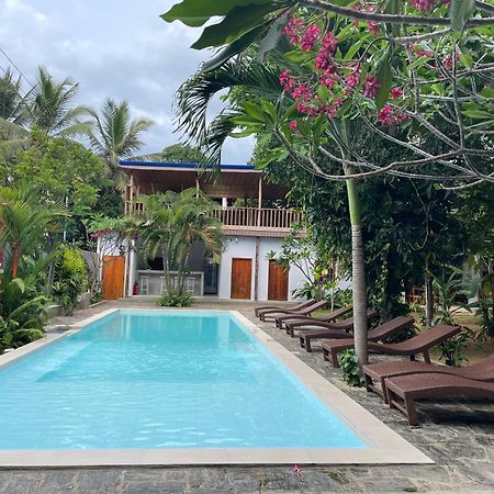 Surf Gangs Arugambay Hotel Vịnh Arugam Ngoại thất bức ảnh