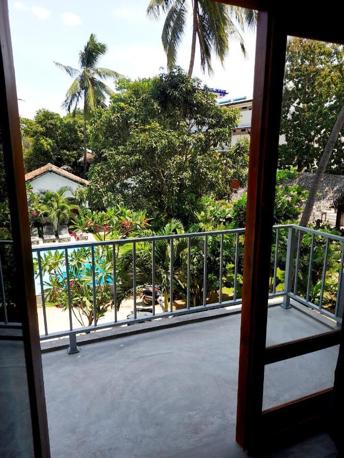 Surf Gangs Arugambay Hotel Vịnh Arugam Ngoại thất bức ảnh