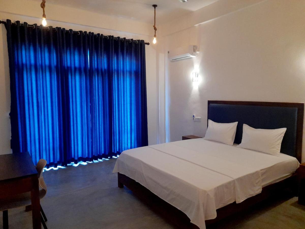 Surf Gangs Arugambay Hotel Vịnh Arugam Ngoại thất bức ảnh