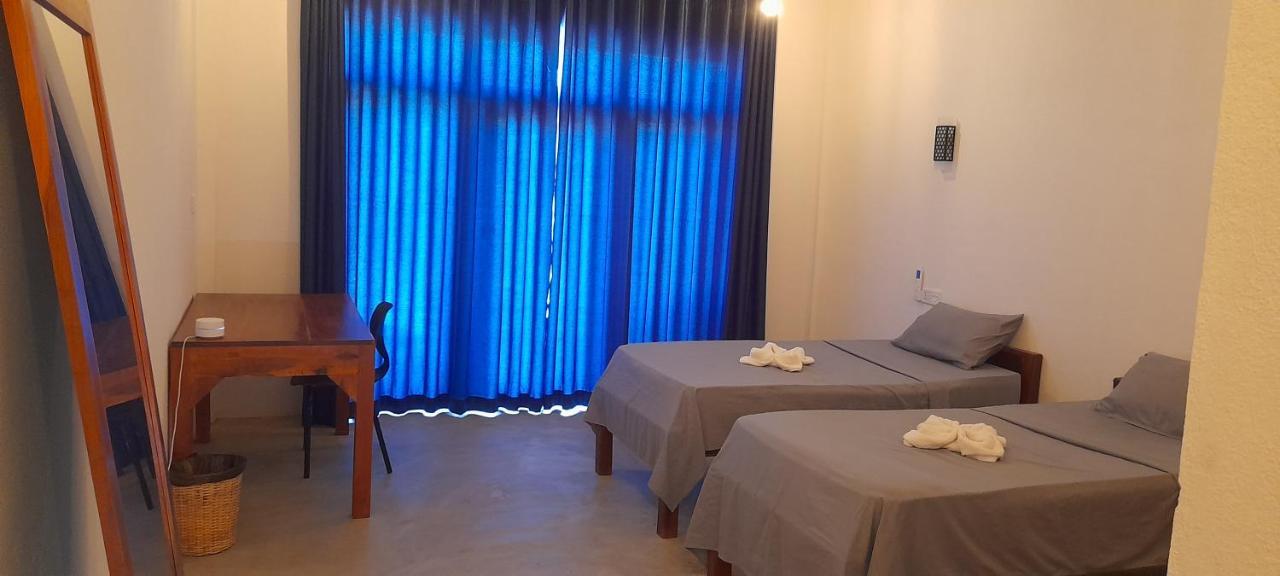 Surf Gangs Arugambay Hotel Vịnh Arugam Ngoại thất bức ảnh
