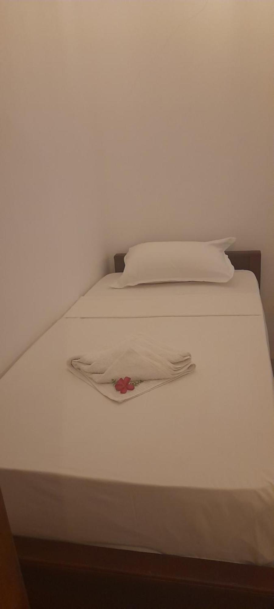 Surf Gangs Arugambay Hotel Vịnh Arugam Ngoại thất bức ảnh