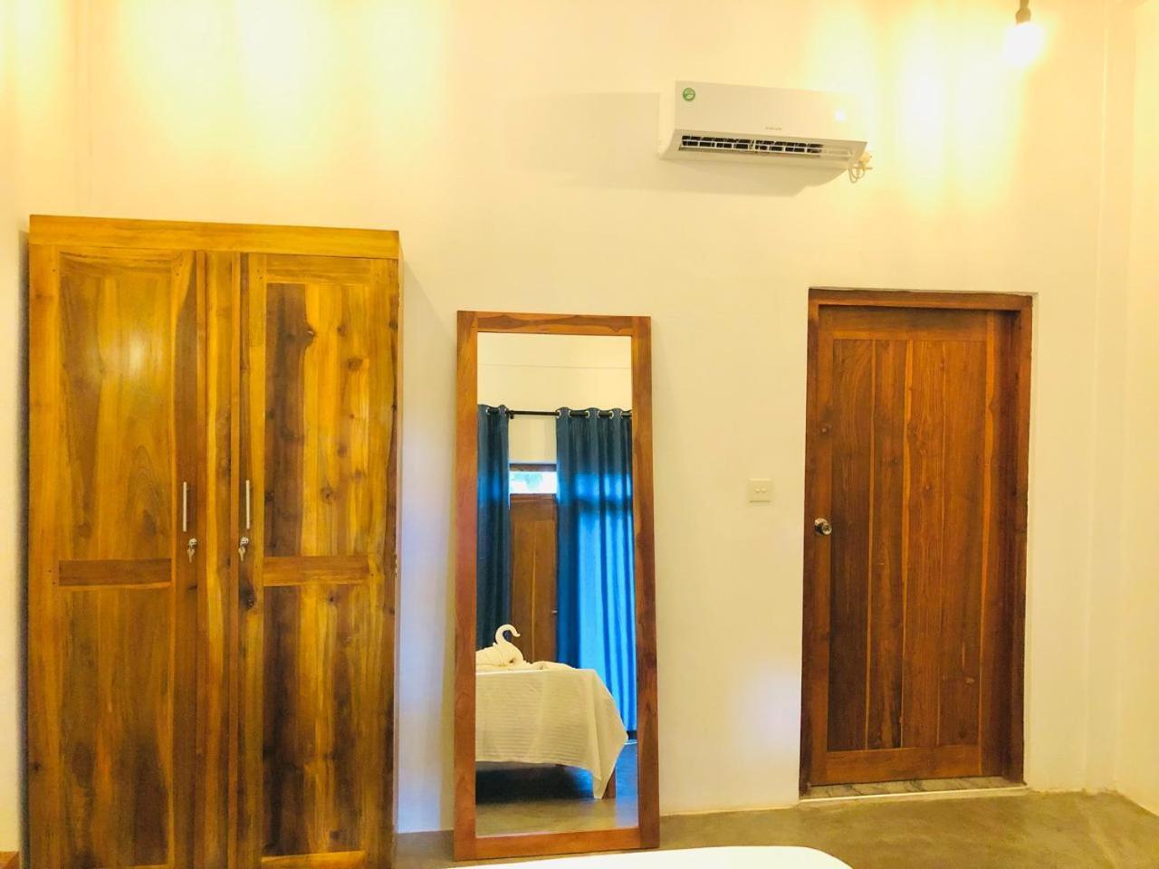 Surf Gangs Arugambay Hotel Vịnh Arugam Ngoại thất bức ảnh