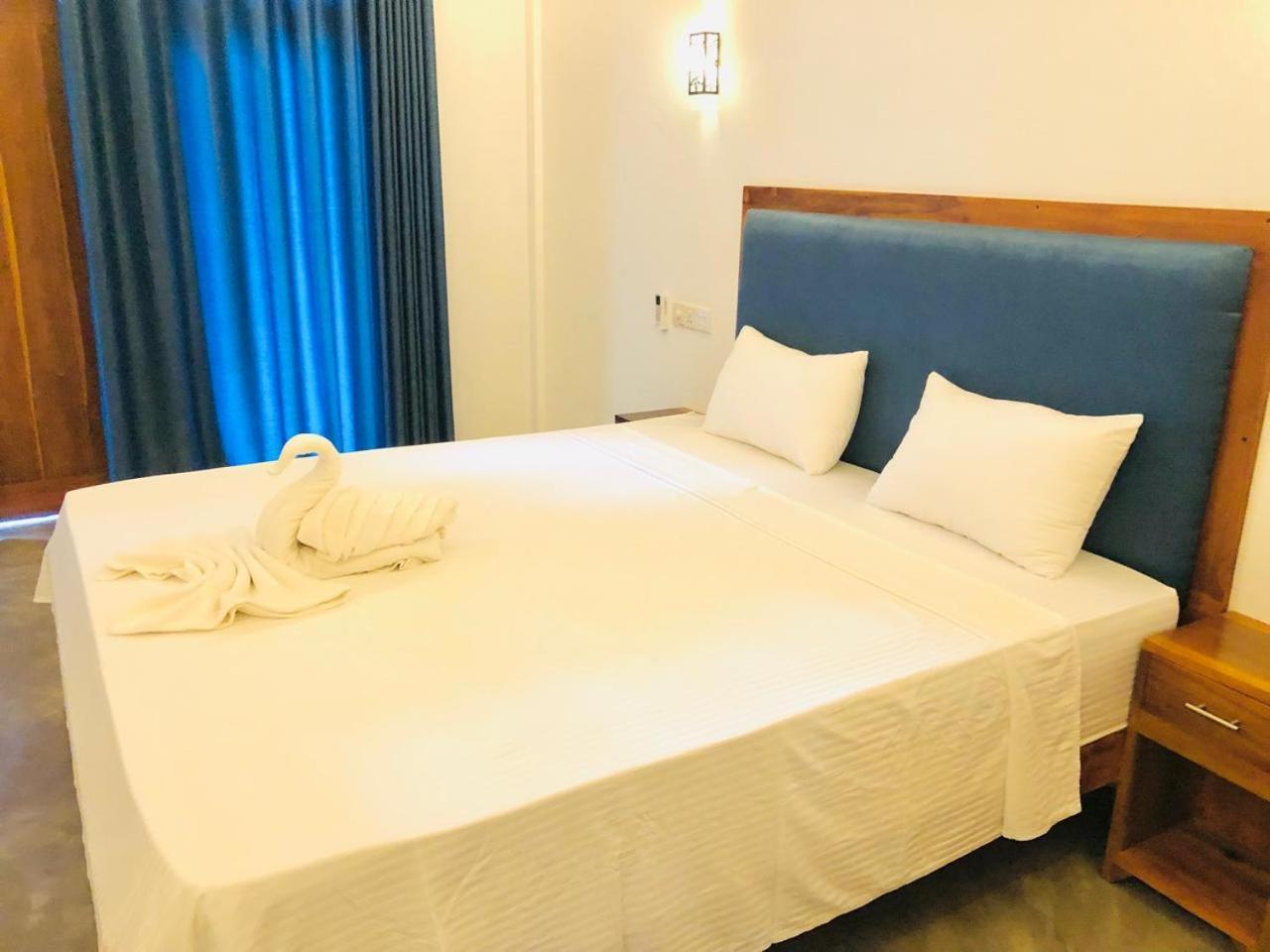 Surf Gangs Arugambay Hotel Vịnh Arugam Ngoại thất bức ảnh