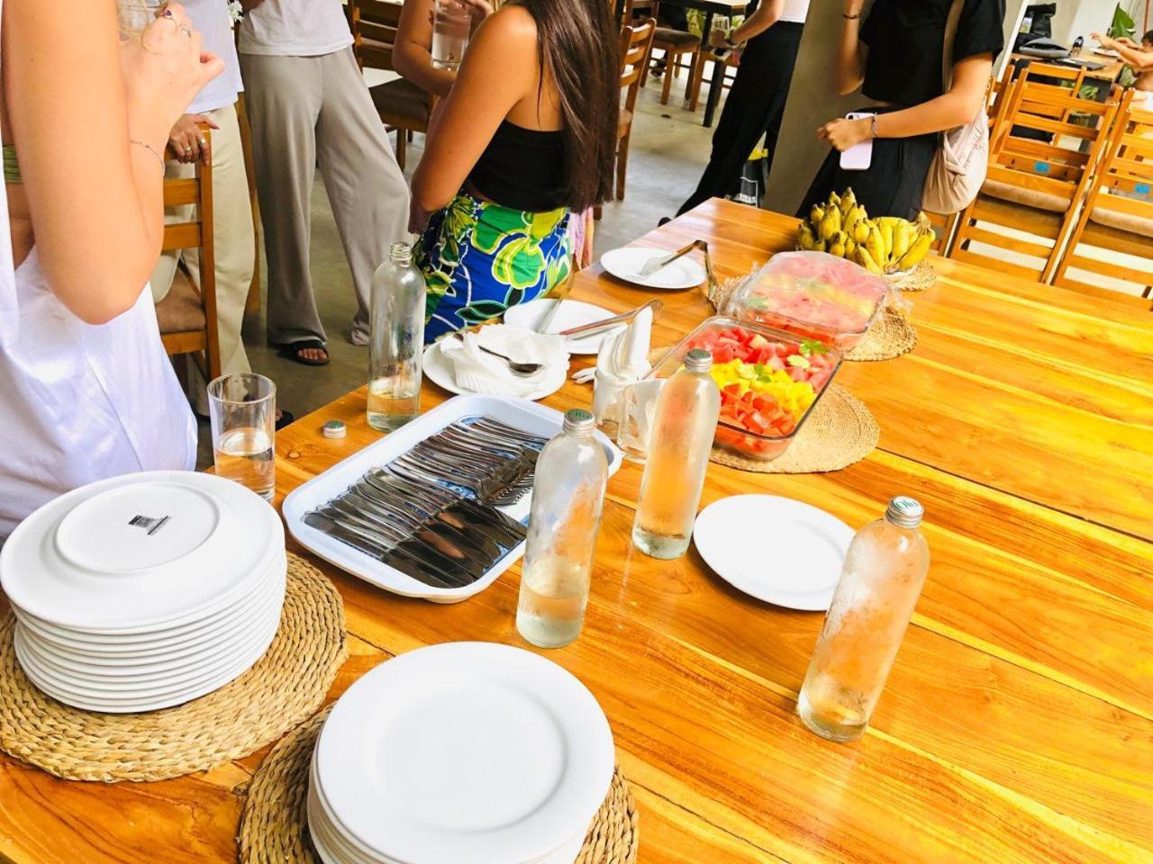 Surf Gangs Arugambay Hotel Vịnh Arugam Ngoại thất bức ảnh